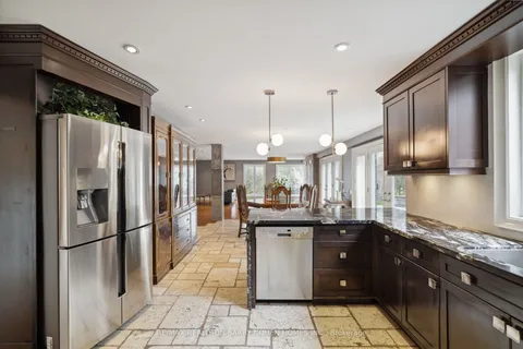 9 Montressor Drive, ON M2P 1Y9