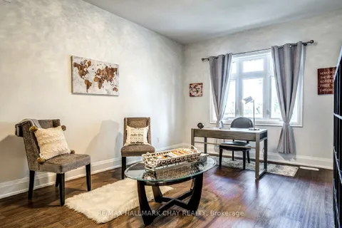 611 Northcliffe Boulevard, ON M6E 3L8