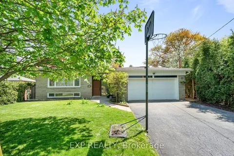 17 Ravenscroft Circle, ON M2K 1X1