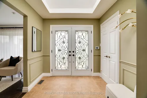 244 Waterloo Avenue, ON M3H 3Z4
