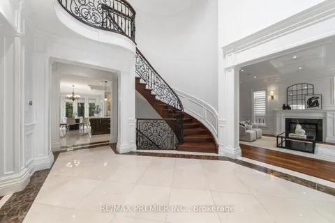 117 Upper Canada Drive, ON M2P 1S7
