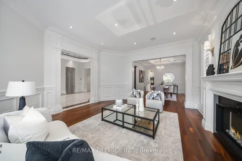 117 Upper Canada Drive, ON M2P 1S7