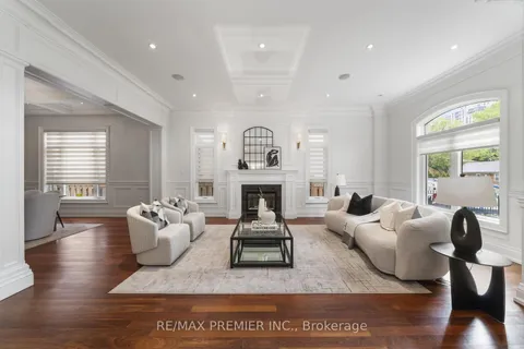 117 Upper Canada Drive, ON M2P 1S7