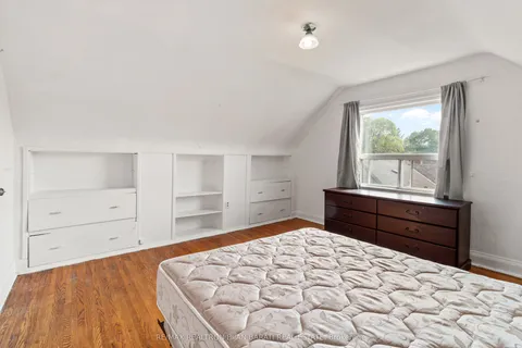 195 Moore Park Avenue, ON M2M 1N3