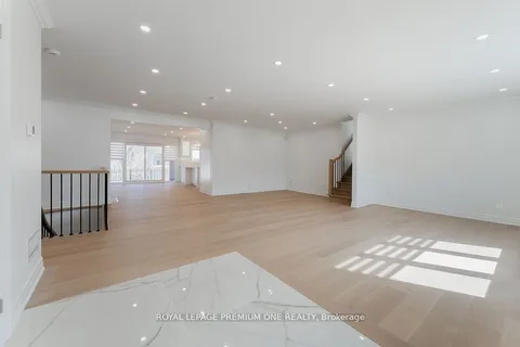 286 Waterloo Avenue, ON M3H 3Z8