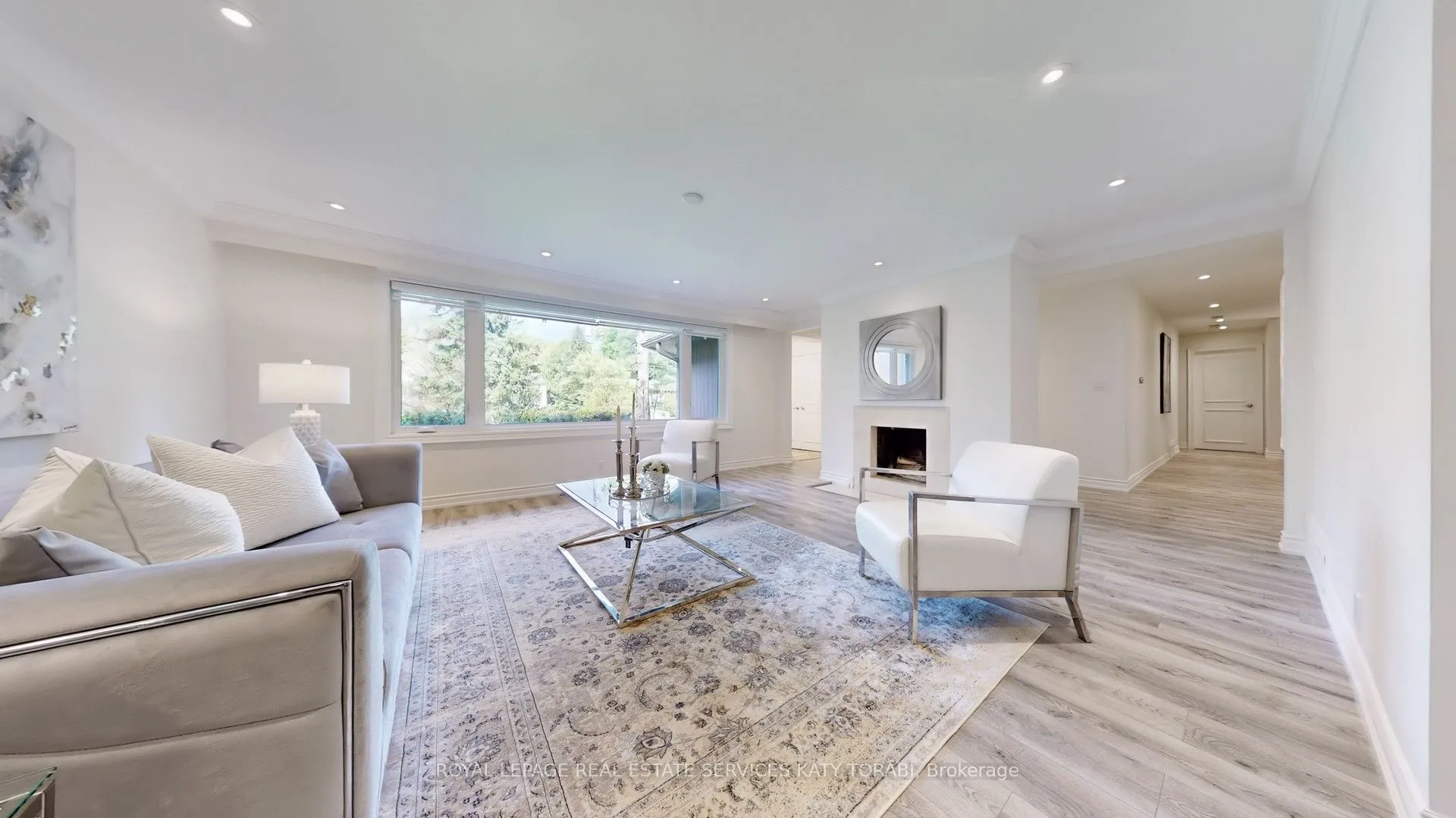 15 Farrington Drive, ON M2L 2B4