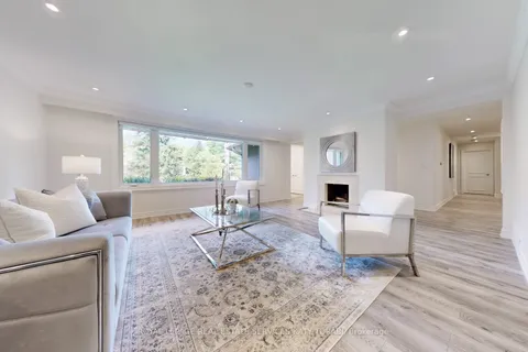 15 Farrington Drive, ON M2L 2B4
