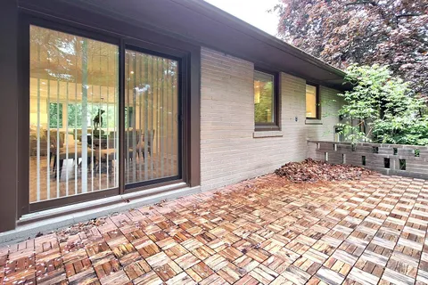 15 Farrington Drive, ON M2L 2B4