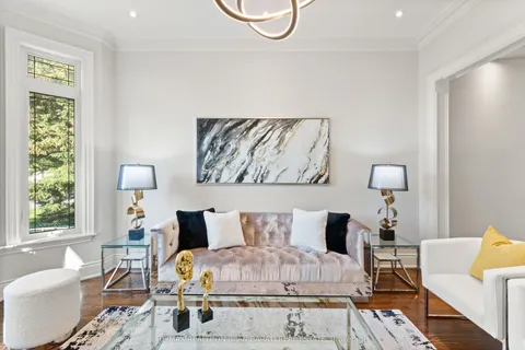 255 Homewood Avenue, ON M2R 2N4