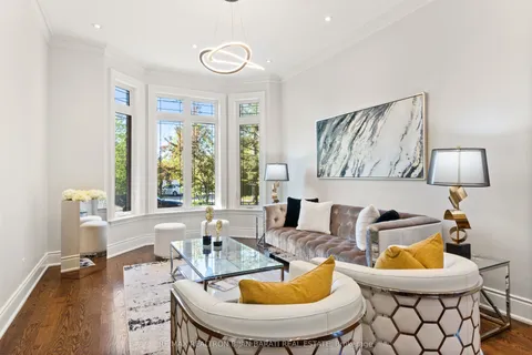 255 Homewood Avenue, ON M2R 2N4