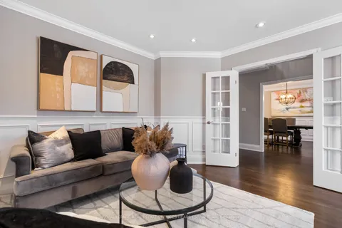 27 Wilberton Road, ON M4V 1Z2