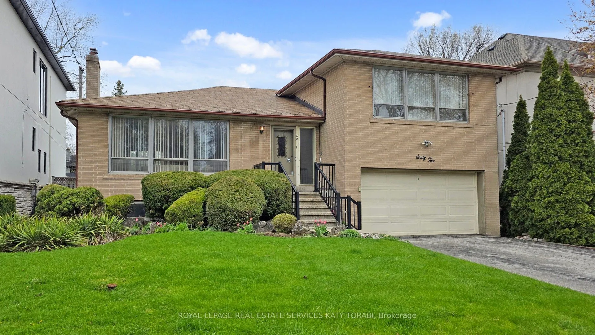 62 Munro Boulevard, ON M2P 1C2