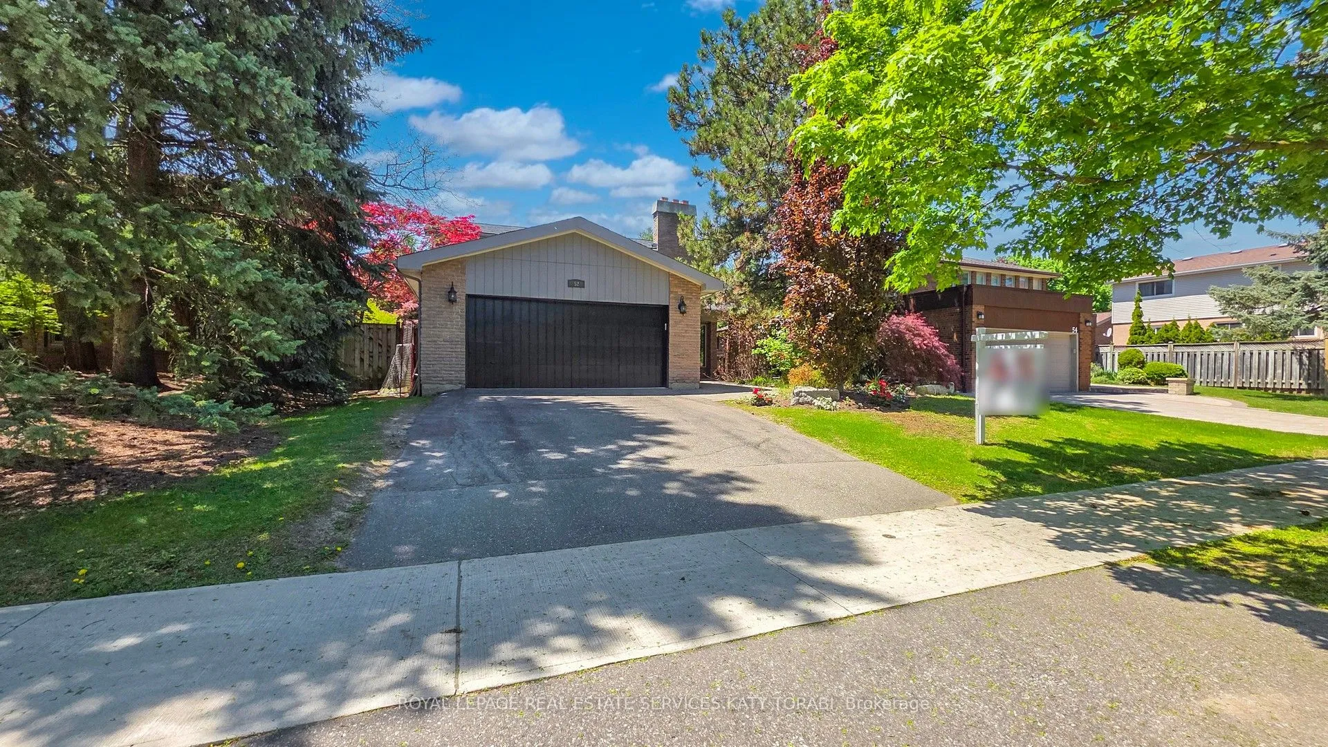 52 Leacock Crescent, ON M3B 1P1