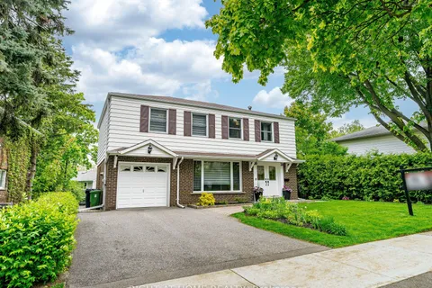 30 Parfield Drive, Toronto, ON M2J 1B9
