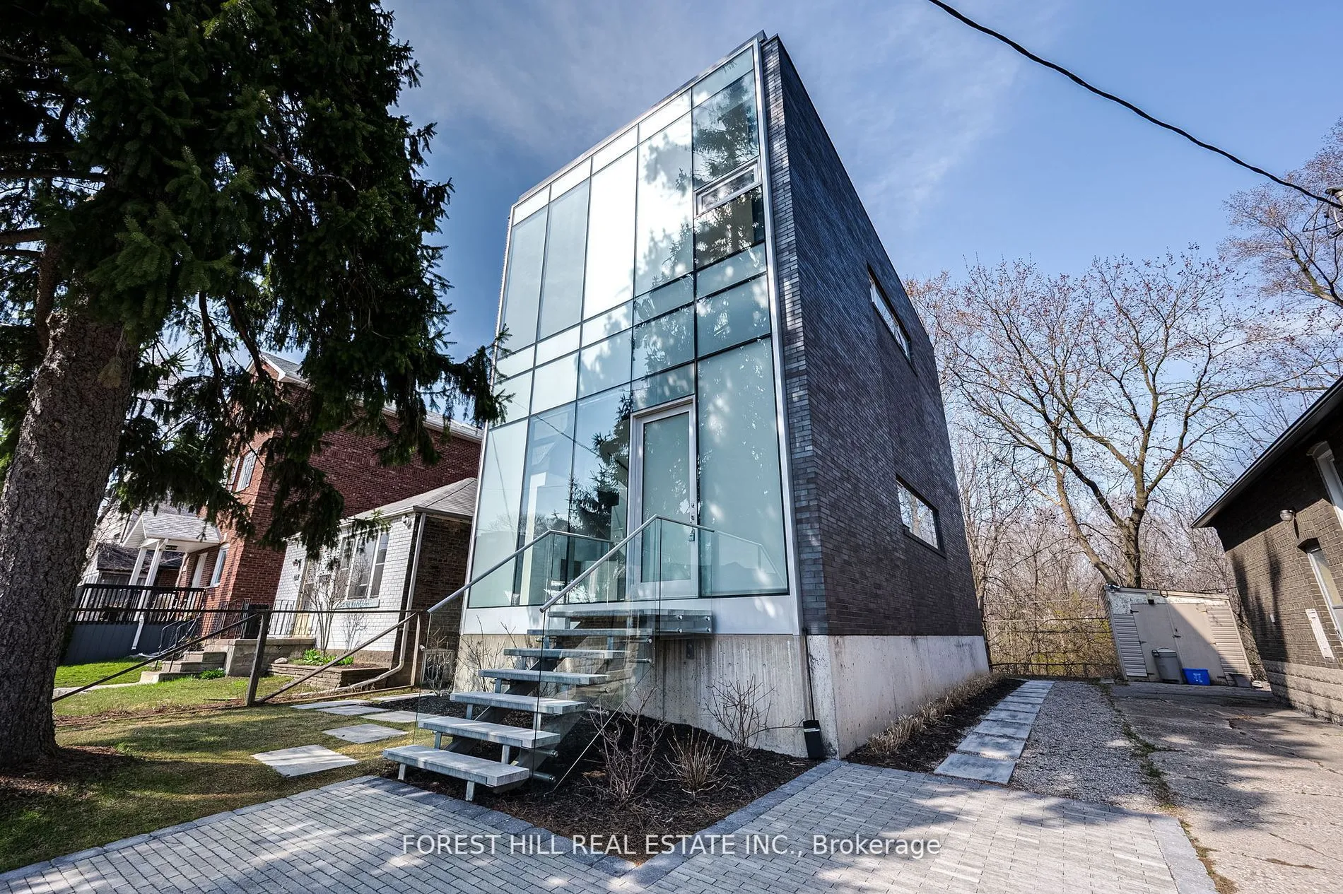 561 Arlington Avenue, ON M6C 3A6