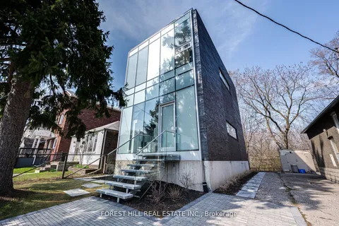 561 Arlington Avenue, ON M6C 3A6