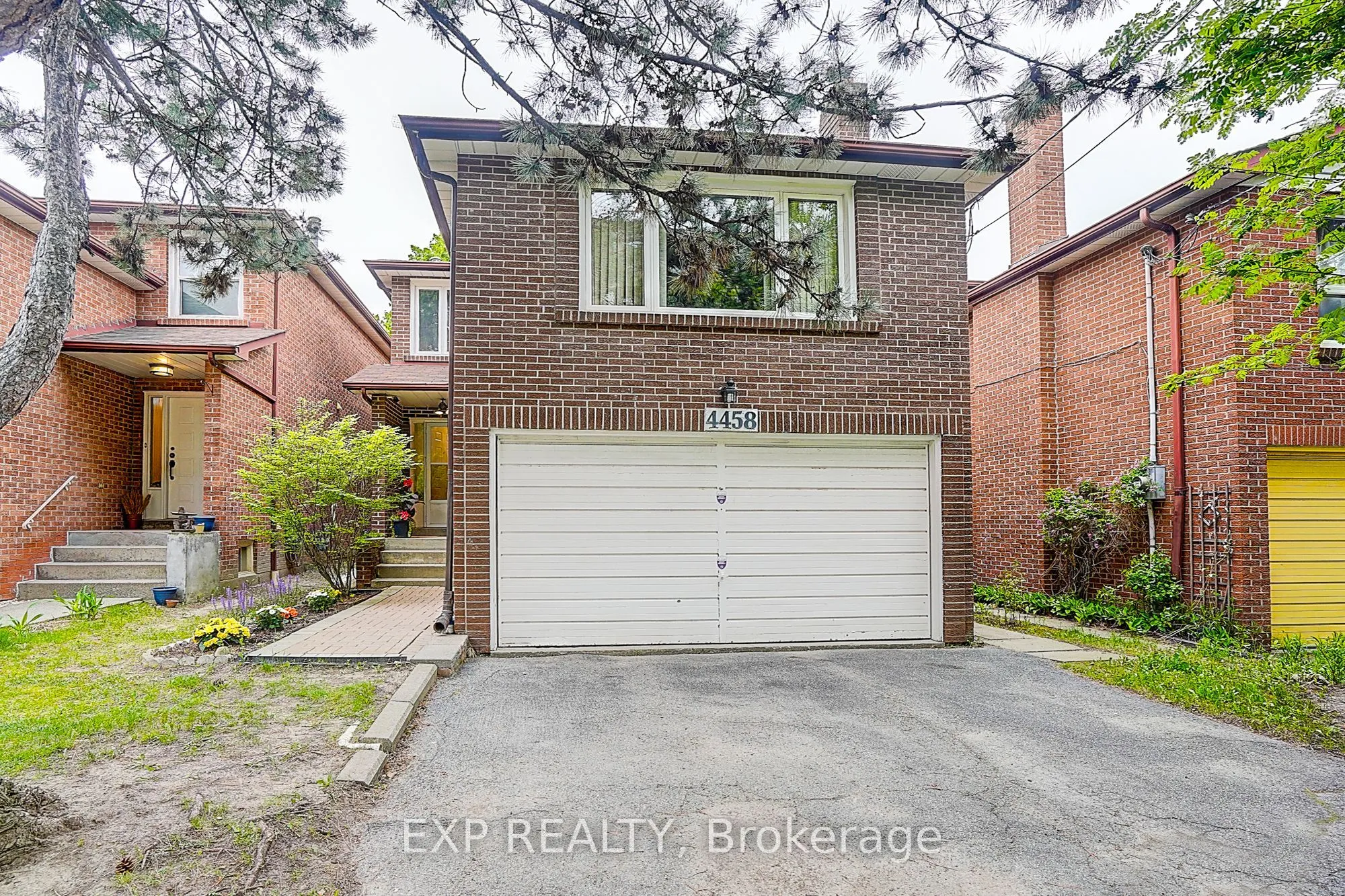 4458 Bathurst Street, ON M3H 3S2