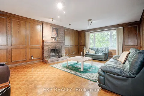 4458 Bathurst Street, ON M3H 3S2