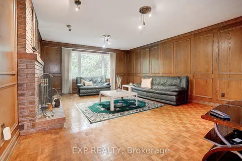 4458 Bathurst Street, ON M3H 3S2