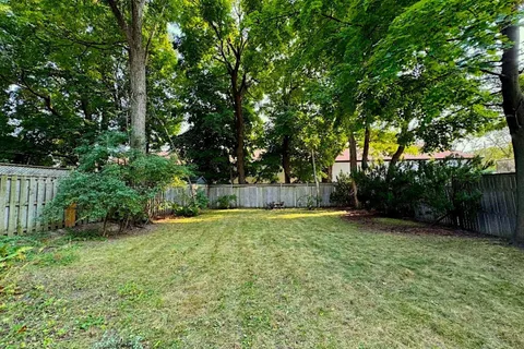 147 Farnham Avenue, ON M4V 1H7