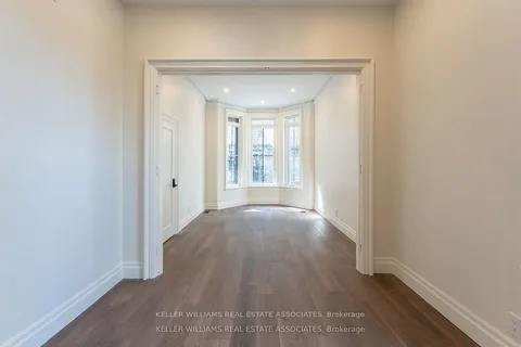 54 Stewart Street, ON M5V 1H6