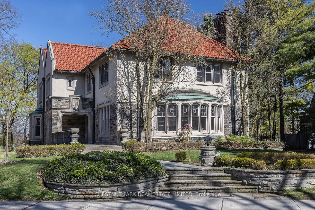 208 Roxborough Drive, ON M4W 1X8