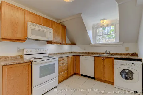 379 Huron Street, ON M5S 2G5