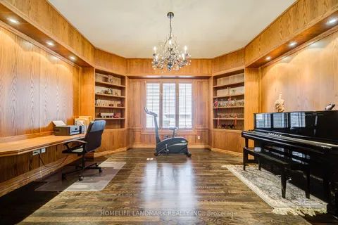 72 Gordon Road, ON M2P 1E4