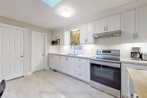 69 D'arcy Street, ON M5T 1J9