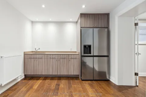 70 Oriole Road, ON M4V 2G1