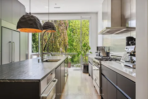 20A Woodlawn Avenue, ON M4V 1G7