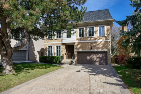 82 Munro Boulevard, ON M2P 1C4