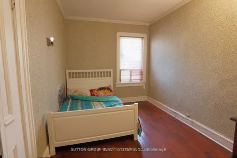 514 Adelaide Street, ON M5V 1T5