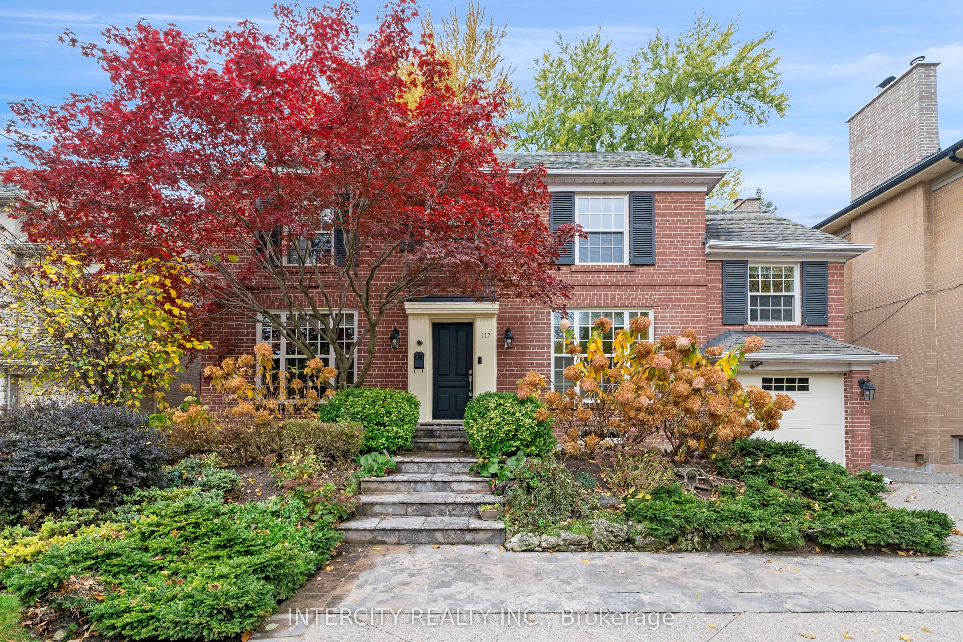 112 Mason Boulevard, ON M5M 3E3