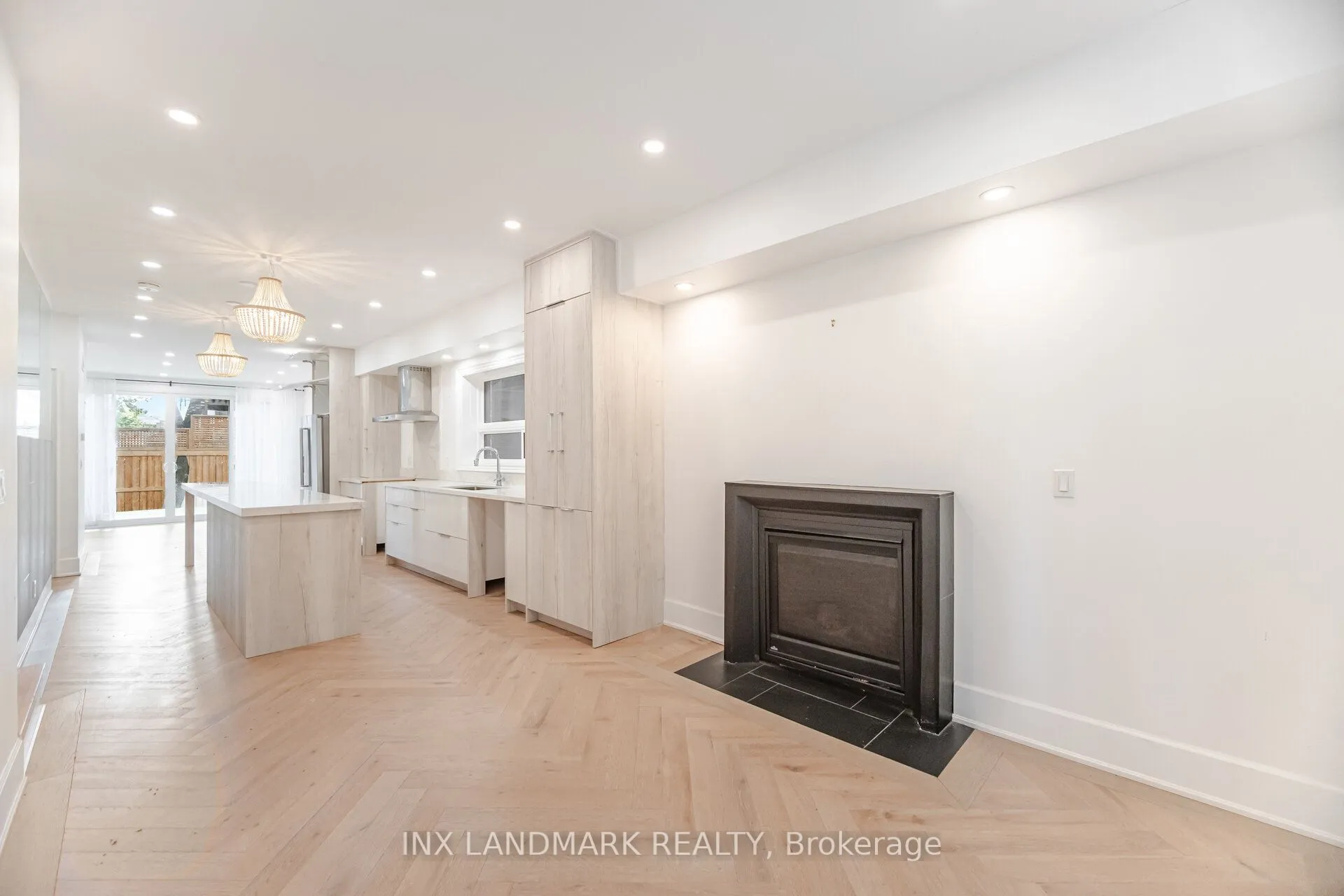 629 Shaw Street, ON M6G 3L8