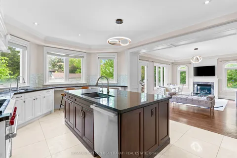 221 Elmwood Avenue, ON M2N 3M8