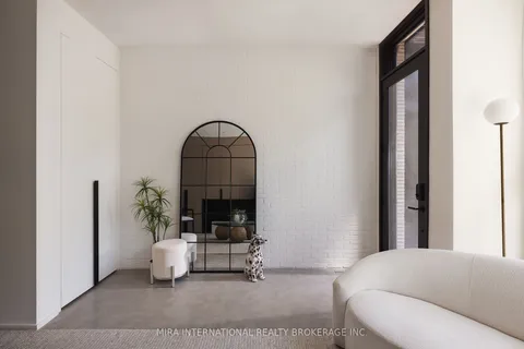 48 Shaftesbury Avenue, ON M4T 1A2