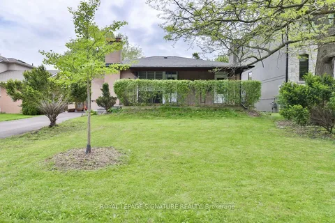 76 Berkinshaw Crescent, ON M3B 2T2
