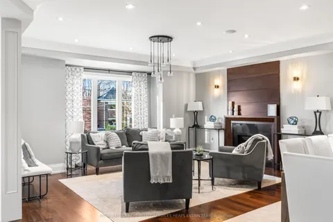 481 Broadway Avenue, ON M4G 2R4