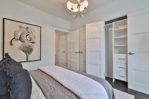 150 Christie Street, Toronto, ON M6G 3B4