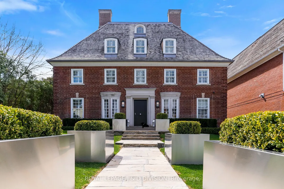 148 Forest Hill Road, ON M5P 2M9