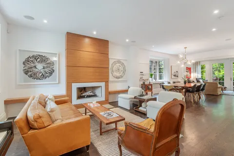 24 St Andrews Gardens, ON M4W 2E1
