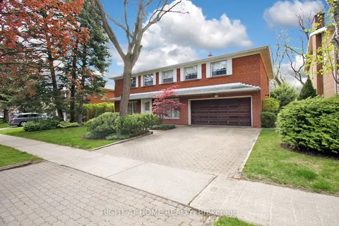 113 Lord Seaton Road, ON M2P 1K8