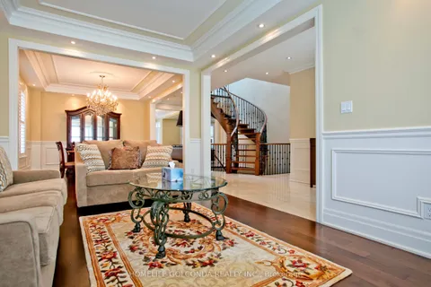 394 Connaught Avenue, ON M2R 2M2