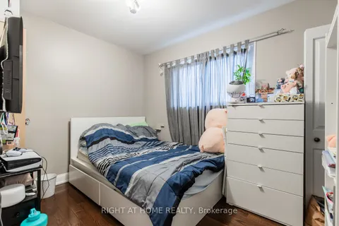 12 Murellen Crescent, ON M4A 2K5