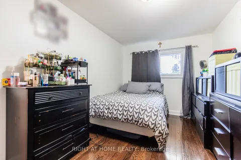 12 Murellen Crescent, ON M4A 2K5