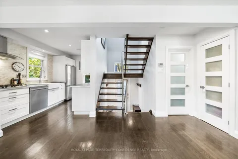 45 Glenborough Park Crescent, ON M2R 2G4