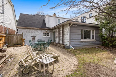 16 Burnham Road, ON M4G 1C1