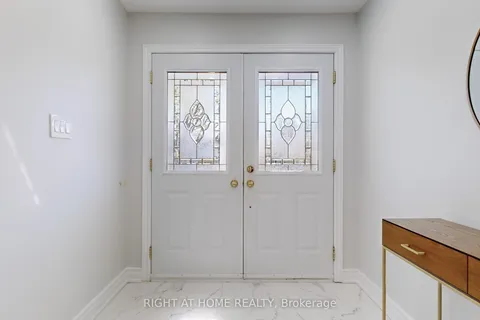 34 Goddard Street, ON M3H 5C8