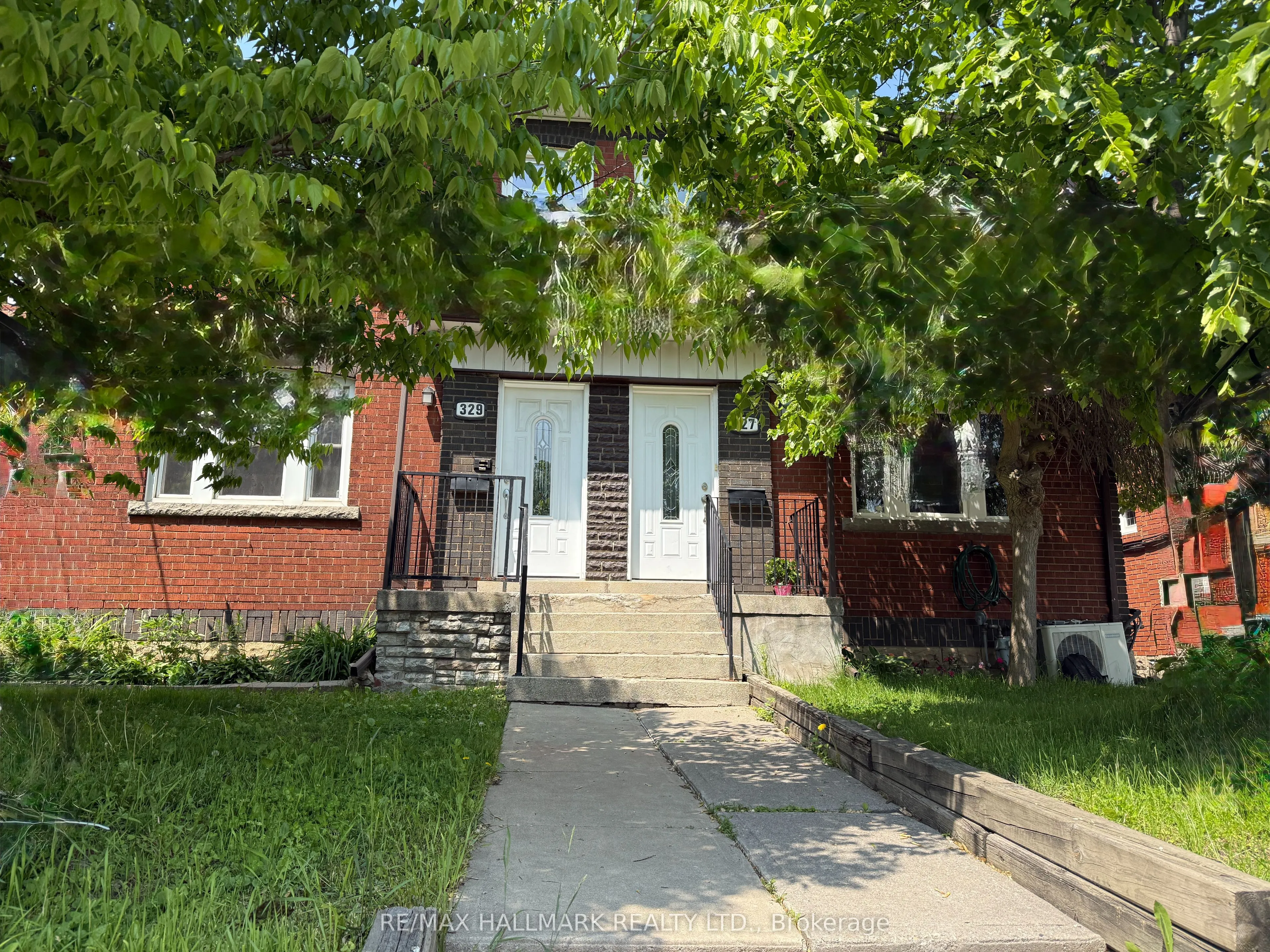 329 Vaughan Road, ON M6C 2N5